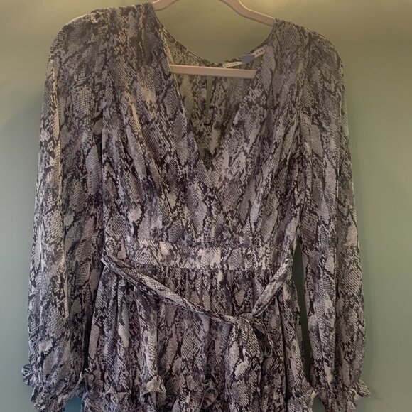 HYFVE Dress Snake Skin with cute tie long sleeve size S - Picture 1 of 7
